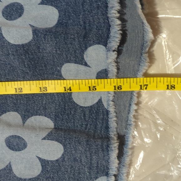 Plus Size Floral Denim Raw Hem Shorts - Size 4X New - Picture 8 of 8